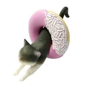 Cute cat donut keychain